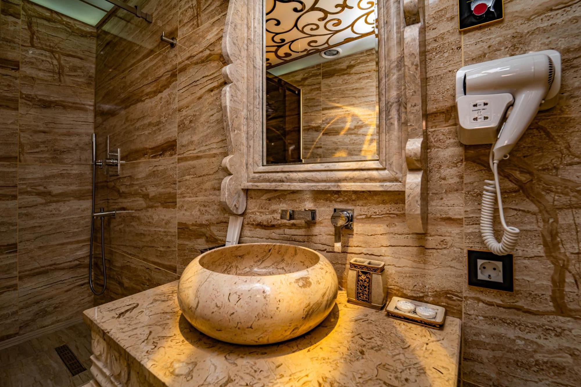 Hotel Aqua Freedom Tbilisi Exterior photo
